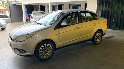 Fiat Grand Siena 1.6 16v Essence Flex 4p