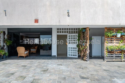 Tg Penthouse En Venta En Santa Eduvigis, Moderno Semi Amoblado, Con Piscina 25-17104 Ys