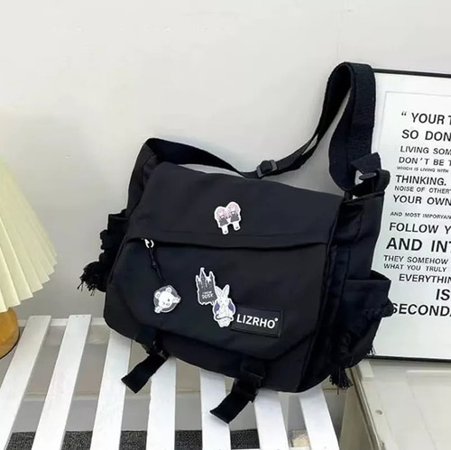 Mochila Bandolera Dabeh, Mochila Grande Y Adorable Con Estilo Estético, Mochila Casual Para Viajes, Mochila Mojilas, Color Negro (no Incluye Insignias).