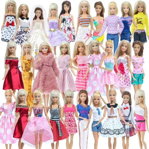 Roupinhas e Sapatos Compatíveis com Bonecas Barbie e Frozen - Vestidos de  Festa Casaco de Pelúcia - Sheilinha Confecção - Roupa de Boneca - Magazine  Luiza