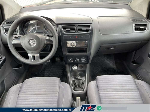 Imagem 5 de 9 de Volkswagen Crossfox 1.6 Mi Total Flex 8v 5p Flex 2011