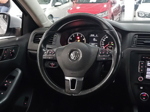Volkswagen Jetta 2.0 COMFORTLINE FLEX 4P TIPTRONIC