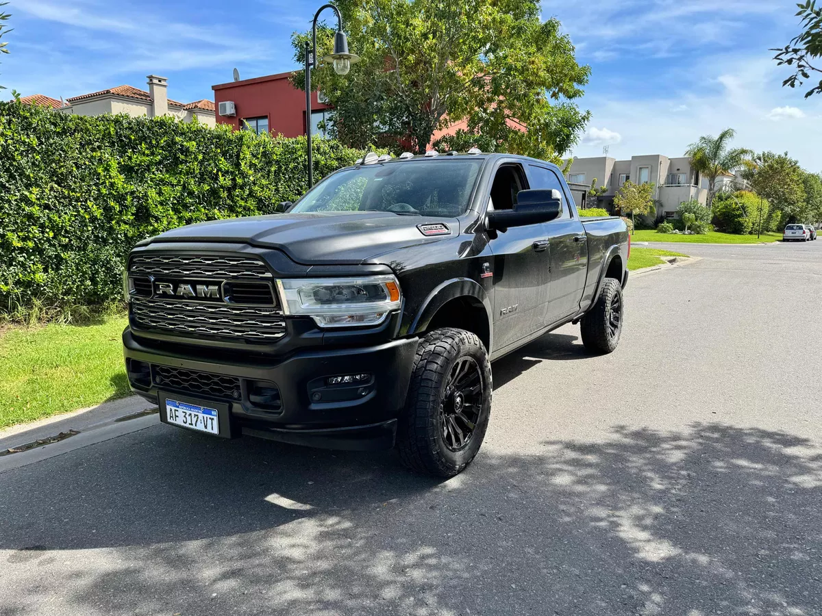 RAM 2500 6.7 Laramie I Atx 350cv 4x4