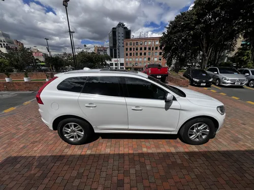 Volvo XC60 2.0 T5 Awd Momentum