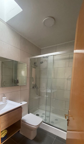 Casa En Venta De 5 Dorm. En Concón