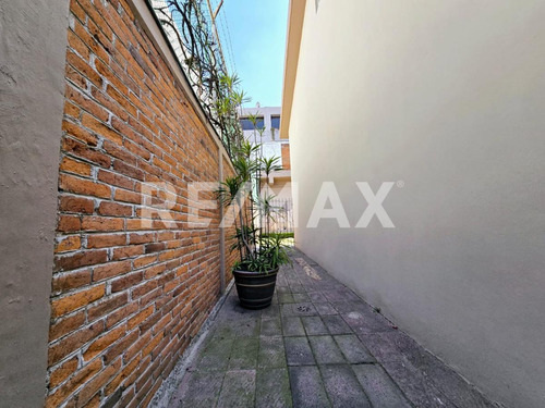 Exclusiva Casa En Venta En Lomas Del Sol: Comodidad Y Ubicación Inmejorable