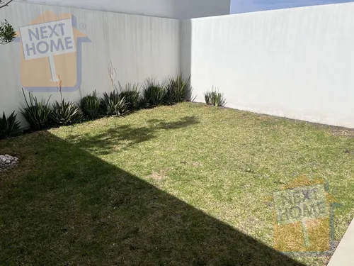 Venta Casa Con Roof Y Jardín Excedente En Entrecielos Querétaro