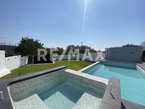Casa En Venta En Morelos, Fraccionamiento Real De Oaxtepec