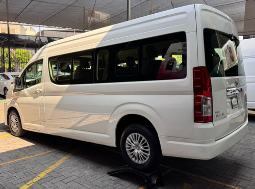 Toyota Hiace Gl 12 Pasajeros 2020 #1306