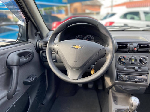 Imagem 7 de 10 de Chevrolet Classic 1.0 Mpfi Ls 8v Flex 4p Manual
