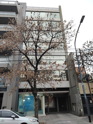 Edificio De Oficinas En Alquiler