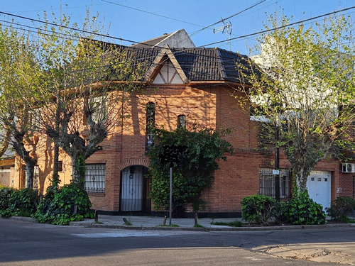 Venta Casa 4 Dormitorios En Haedo 