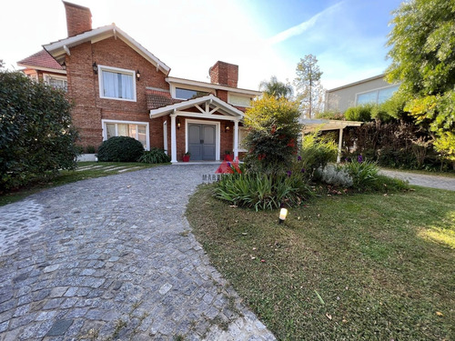 Casa En Venta En Larena Country Club, Pilar, G.b.a. Zona Norte
