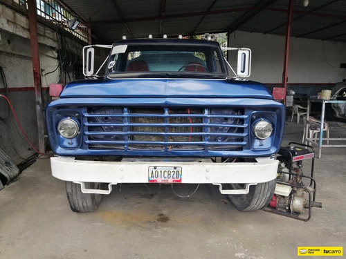 Ford F-600 Cisterna