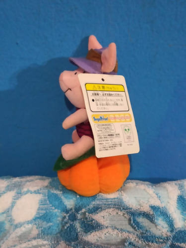 Muñeco De Coleccción Piglet Con Calabaza