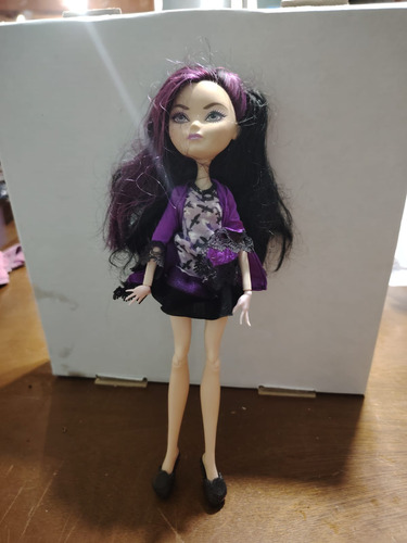 Ever After High Getting Fairest Queen Doll (Usado)