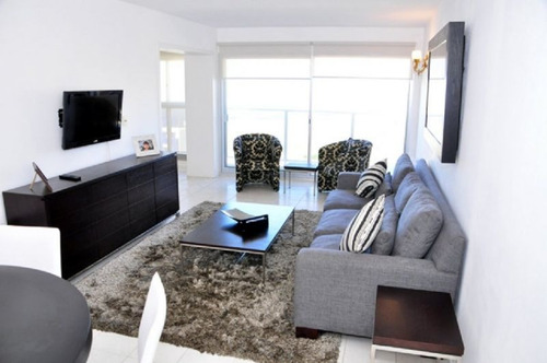 Venta De Apartamento 2 Dormitorios, En Playa Brava