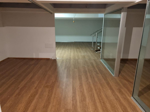 Imagen 23 de 25 de Local -esquina En 18 De Julio Esquina Andes , 450 M2, 45 Mts De Frente !!