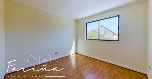 Arriendo Casa 3d, 4 Baños Y Servicio - Portones De Chicureo