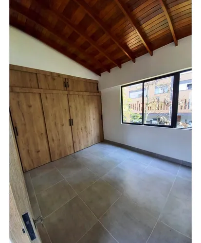 Apartamento En Las Palmas, Piso 4