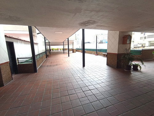 Se Ofrece En Venta Comodo Y Centrico Apartamento Ubicado En Centro Parque Caracas La Candelaria