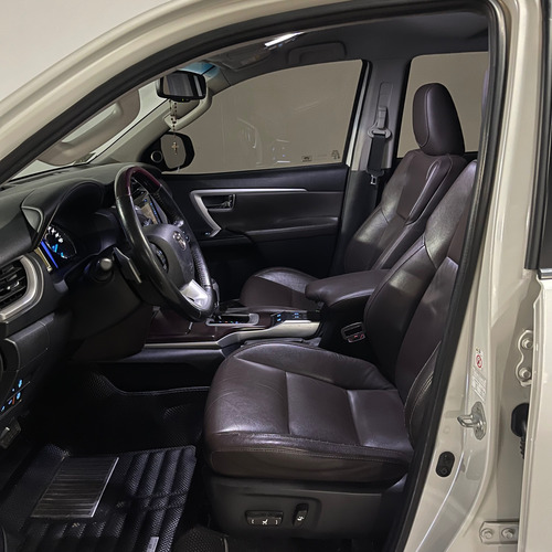 Toyota Hilux Sw4 2.8 Srx 177cv 4x4 7as At