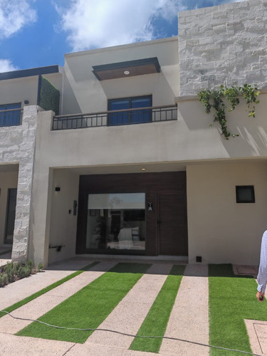 Ubicación Privilegiada En El Municipio De Corregidora Cercano A El Santuario De Schoesntantt, Casas Nuevas Con Magnificas Amenidades. Hay 3 Modelos Con Iluminacion Y Funcionalidad Aprovechado Cada E