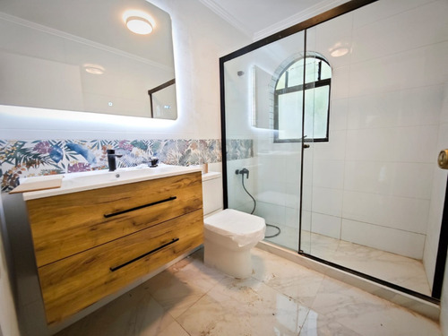 Broker Bosques De M. Excelente Propiedad 6d-4b-gran Patio -