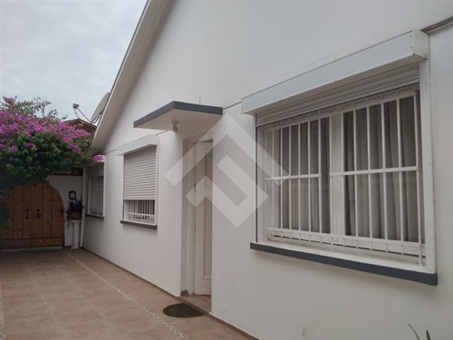 Imagen 3 de 22 de Casa En Venta. Con 4 Hab, 2 Baños, Pac