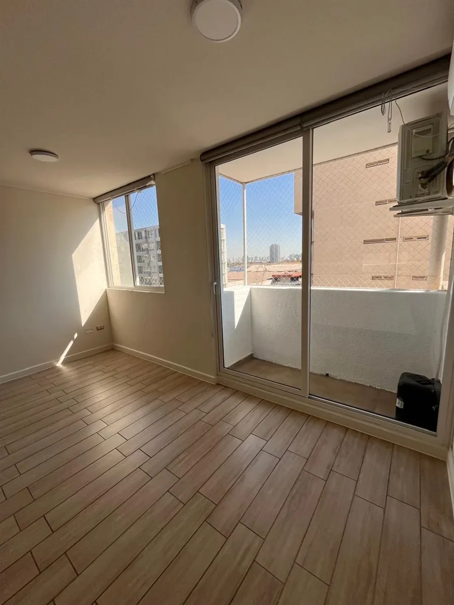 Imagen 3 de 15 de Arriendo Departamento De 2d 2b A Pasos Del Metro Ñuble