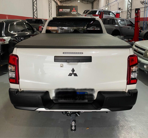 Mitsubishi L200 2.4 Triton Sport Hpe Cab. Dupla 4x4 Aut. 4p 6 marchas