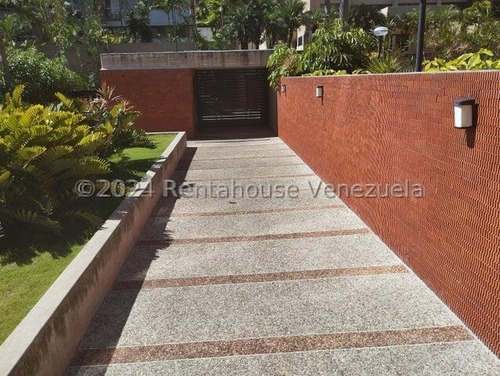 Alquiler De Elegante Apartamento En Colinas De Valle Arriba / Cl. Mls-24-21087