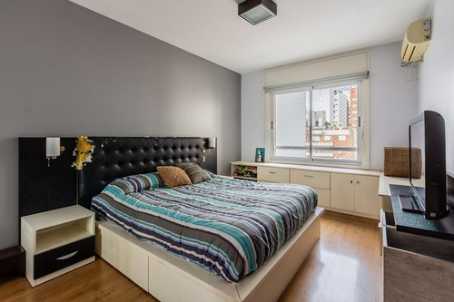 Venta Departamento 2 Ambientes Al Frente, Piso Alto, Balcón Y Cochera Cubierta En Nuñez