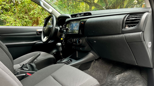 Toyota Hilux 2.4 HILUX 2.4 DIESEL ESTACAS 4x4 FULL EQUIPO