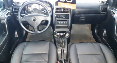 Imagem 7 de 8 de Chevrolet Astra 2.0 Mpfi Elegance 8v Flex 4p Manual