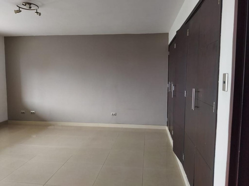 Imagen 14 de 17 de Casa En Arriendo En Cali Juanambú