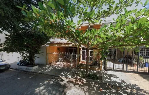 Casa En Venta En Jardines De La Paz, Guadalajara