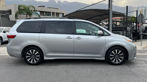 Toyota Sienna 3.5 Limited At