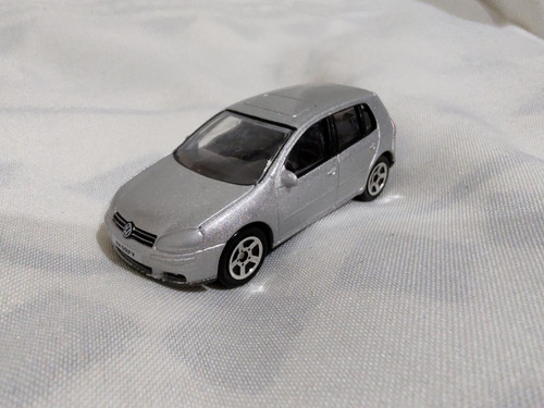 Autito Realtoy Volkswagen Golf V Escala 1/64