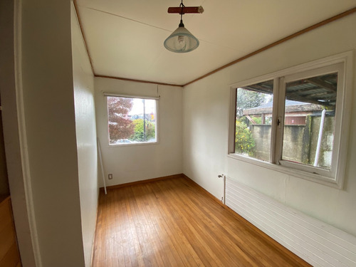 Casa De 78 M2 De2 Pisos, Sector Teja Sur, Isla Teja,valdivia