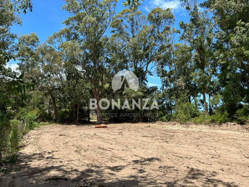 Imagen 3 de 11 de Terreno En Venta Con Muy Buena Ubicación En Punta Colorada, Piriápolis. A 1 Cuadra De La Playa.
