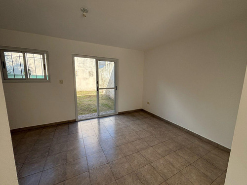 Villa Allende Centro, Alquiler Dúplex Dos Dormitorios, Con Cochera