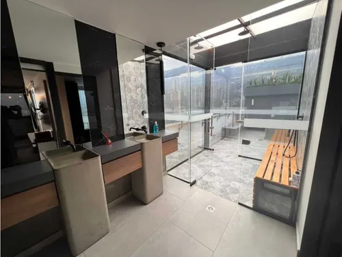 Vendo Apartamento Triplex En El Poblado, San Lucas
