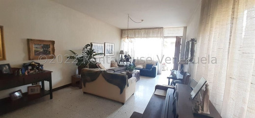 Casa En Venta Urb. Las Palmas. Caracas. Ar. Mls # 25-12038