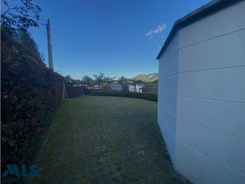 ¡tu Nuevo Hogar Te Espera En El Retiro!(mls#253785)