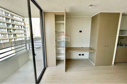 Estudio Nuevo Con Amplio Balcón En Ñuñoa, Piso 4