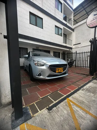 Mazda 2 Hatchback Mecánico