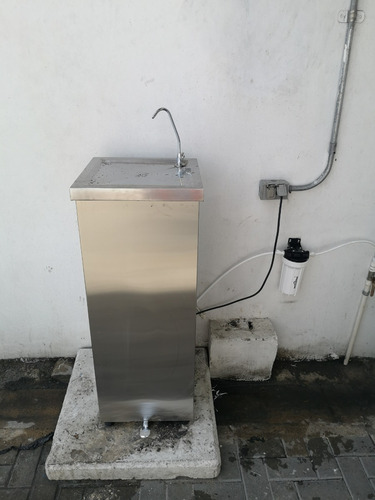 Dispensador Fuente De Agua Fria Filtrada Accionada Por Pedal