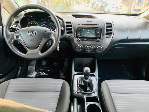 Imagen 12 de 15 de Kia Forte 2.0 Lx Mt 2018
