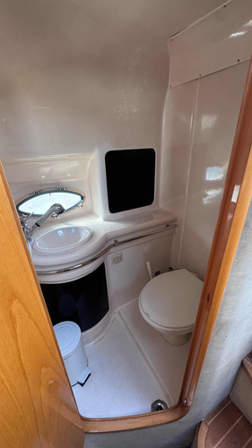 Crucero Klase A 32 (2005) - Volvo Penta 200hp Diésel 400hs)